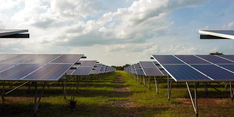 Estudios geotécnicos para parques eólicos y solares